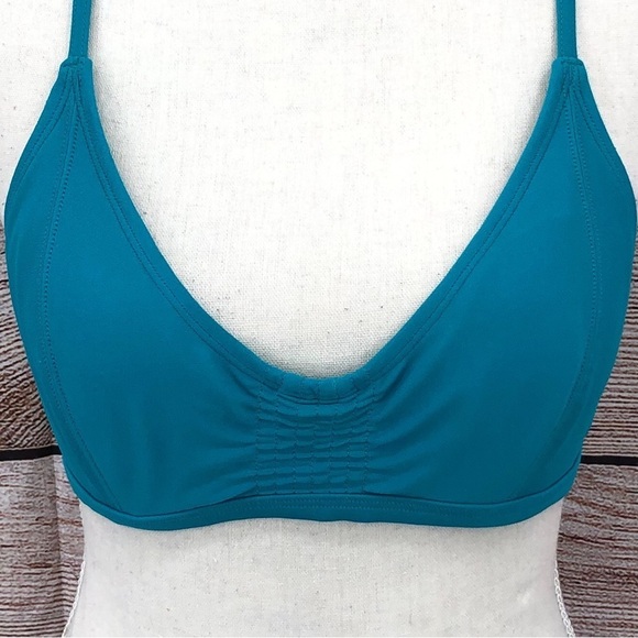 Athleta Blue Underwire Bikini Top Size 32 B/C - Picture 11 of 11